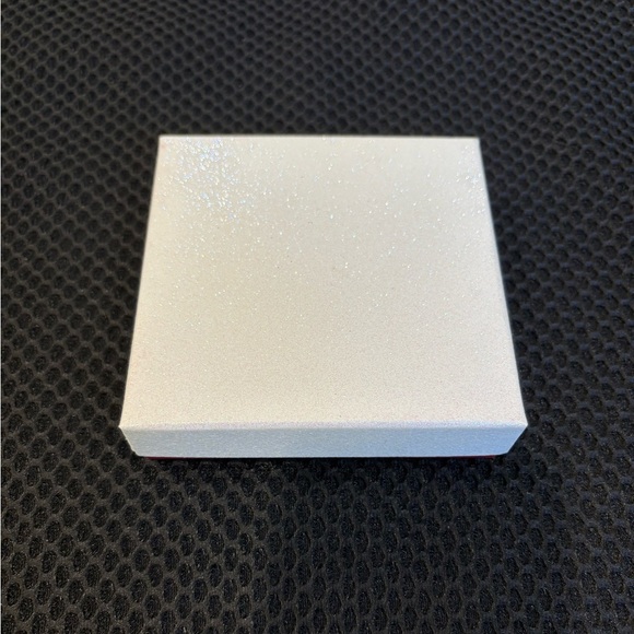 NEW Red Glitter Cardinal Bird & Holly Berry Christmas Brooch Pin - Unisex - Picture 5 of 6